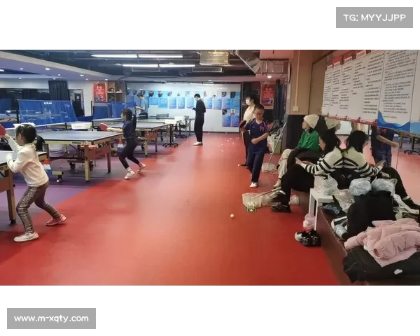 家长全力支持与陪伴成就青少年乒乓球赛成长之路